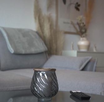 Linden-Mitte Apartment | Comfortable 3 room apartment I 81 m2 I Central l Self-Check-In I Elevator & Balkony