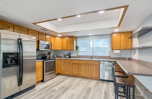 Glendale House | Comfortable 3BR Oasis | Heated Pool + Game Room