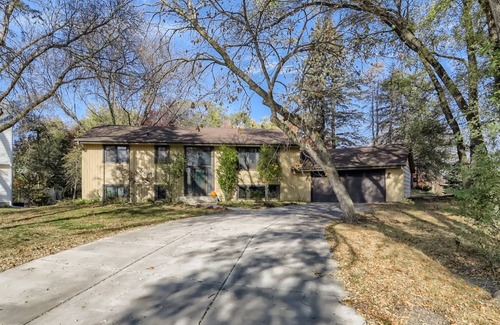 West St. Paul House | Comfortable 4-Bedroom Home Close to Everthing