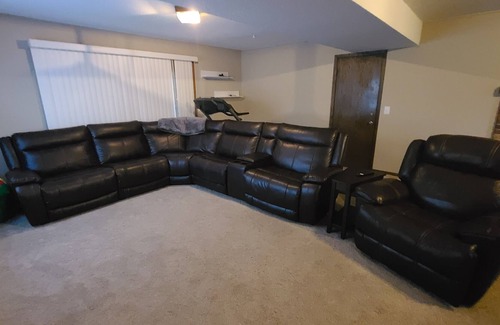 West St. Paul House | Comfortable 4-Bedroom Home Close to Everthing