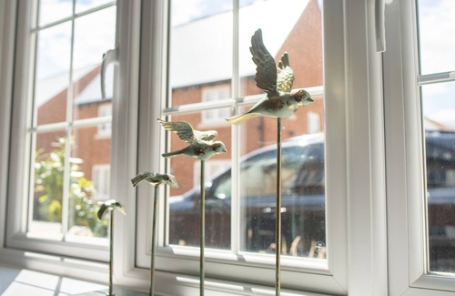 Bicester House | Comfortable 5 Bedroom Detached House With Parking