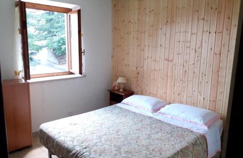 Camigliatello Apartment | Comfortable Apartment in Camigliatello Silano with Mountain View