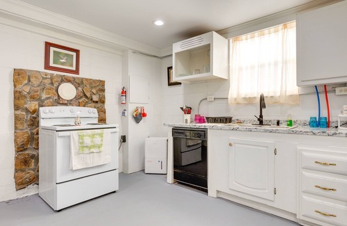 Jackson Apartment | Comfortable Alabama Apartment: Pets Welcome!