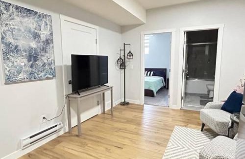 Calgary Apartment | Comfortable and centrally located guest suite