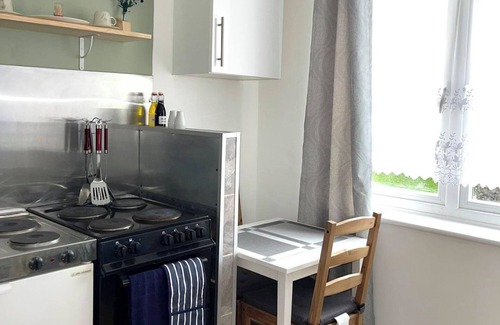 Chadwell Apartment | Comfortable and convenient 1-Bed Apart in Romford