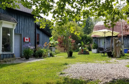 Port Burwell House | Comfortable and elegantly appointed home in this unique small port town.