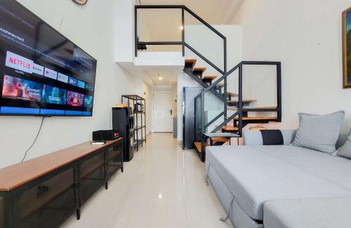 Tangerang Apartment | Comfortable and Homey Studio Loft at Kingland Avenue Apartment By Travelio