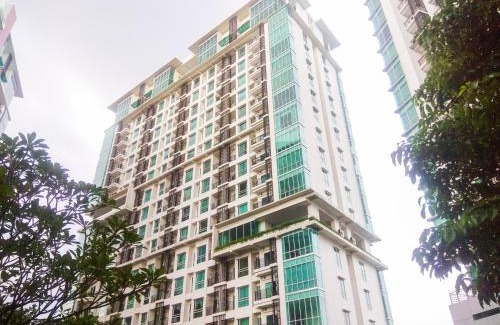 East Jakarta Apartment | Comfortable and Minimalist Studio Apartment at Woodland Park Residence By Travelio