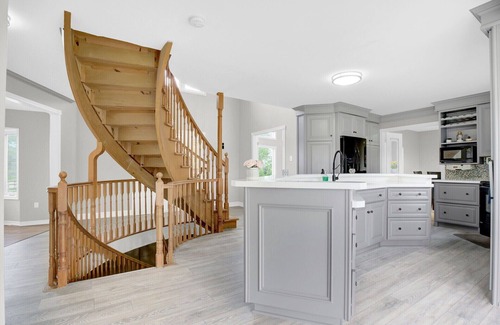 Amaranth Other | Comfortable and modern guest place