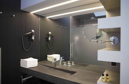 Municipality of Helmond Hotel | Comfortable and Modern Stay in Central Helmond Close to All Attractions