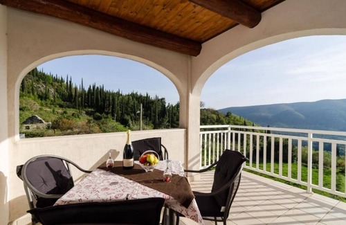 Vodovađa Apartment | Comfortable and spacious apartment with terrace and sea view Vodovađa, Dubrovnik (A-24632-a)