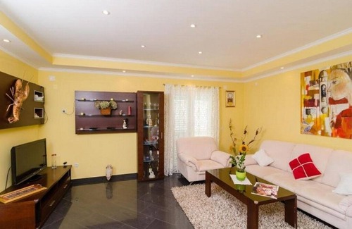 Vodovađa Apartment | Comfortable and spacious apartment with terrace and sea view Vodovađa, Dubrovnik (A-24632-a)