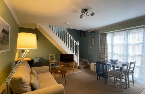 Canterbury Apartment | Comfortable and spacious apartment with parking