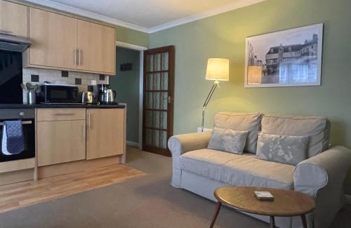Canterbury Apartment | Comfortable and spacious apartment with parking