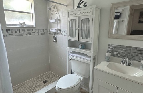Orlando Condo | Comfortable and spacious room, with beautiful lake view and private entrance.