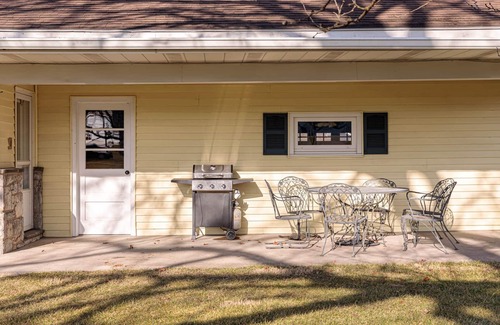 Paradise House | Comfortable and Stylish home near local attractions