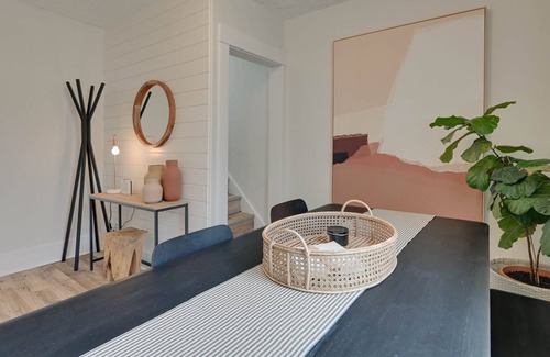 Saskatoon Downtown Apartment | Comfortable and Trendy 2-floor Boutique Suite in a Character Home