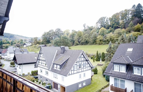 Zueschen House | Comfortable and versatile room -perfect for relaxation, work and exchange