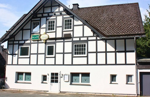 Zueschen House | Comfortable and versatile room-perfect for relaxation, work and exchange