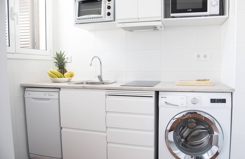Torredembarra Apartment | Comfortable apartment with pool and garden.