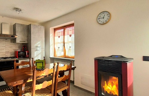 Plein Soleil Apartment | Comfortable apartment on the ski slopes and overlooking the valley