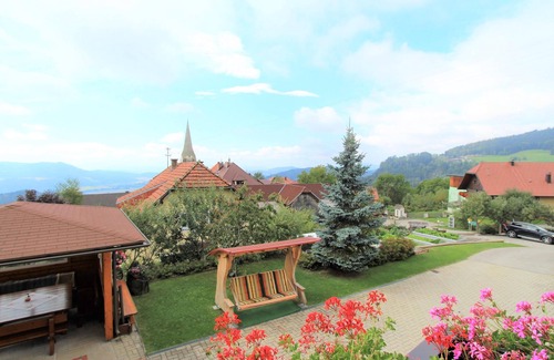 Liebenfels Apartment | Comfortable apartment with large balcony and pool