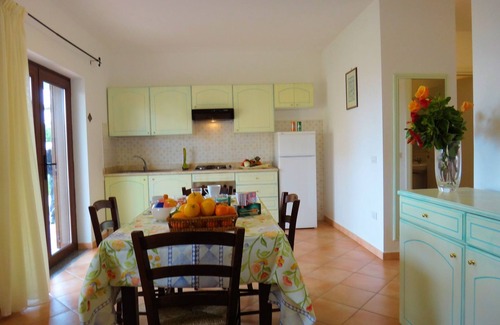 La Ciaccia Apartment | Comfortable apartment with air conditioning, satellite TV, washing machine and near the beach