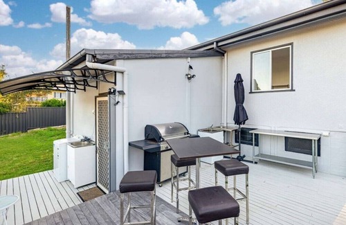 Mount Gravatt East House | Comfortable 2 Queen & 1 Double Bedroom, Mansfield
