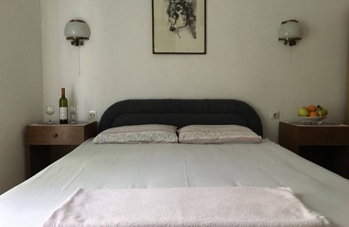 Petrovac House | Comfortable Budva Rooms with Easy Access to Sveti Stefan - Triple Room 6