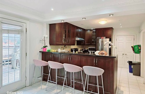 Willowdale Bed & Breakfast | Comfortable Bedroom in central Yonge and Sheppard and North York Centre