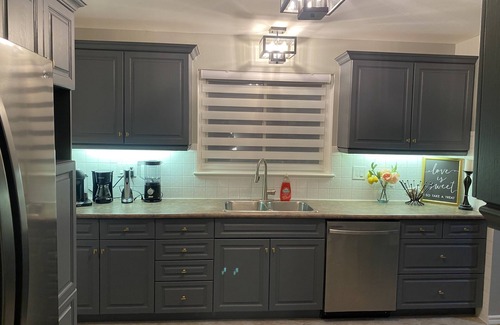 Rathwood House | Comfortable & Bright 4BD Stay Near Pearson Airport & Downtown Toronto