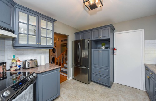 Rathwood House | Comfortable & Bright 4BD Stay Near Pearson Airport & Downtown Toronto