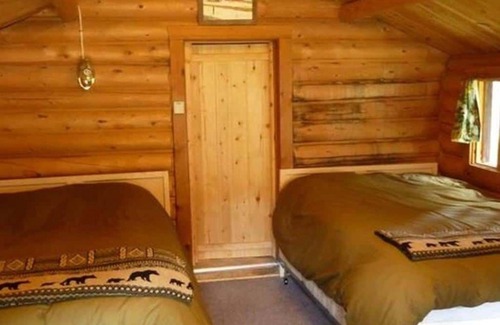 Cooke City-Silver Gate Cabin | Comfortable Cabin next to Yellowstone National Park