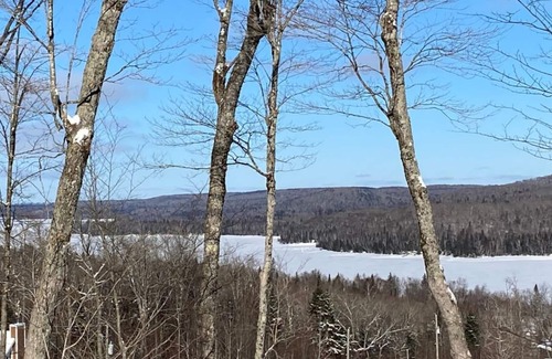 Mont-Laurier Cabin | Comfortable chalet for rent at Baskatong Reservoir - 4-season SPA
