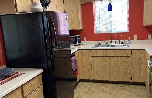 Prescott House | Comfortable, Colorful, and Affordable!