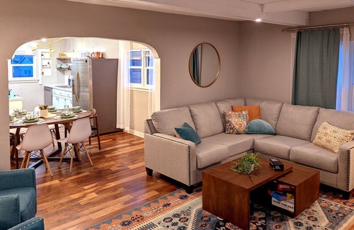 Sioux Falls Cottage | Comfortable & Convenient Home : Sleeps 15