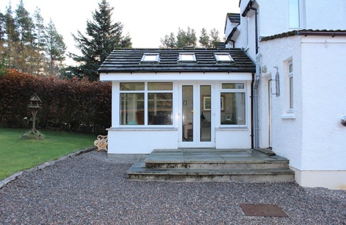 Woodend Cottage | Comfortable cottage in stunning location.