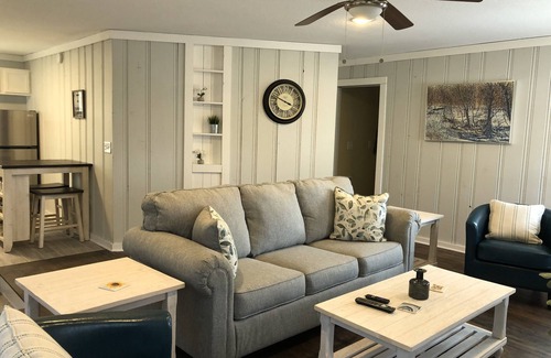 Sunset Hills Cottage | Comfortable Cottage Just Blocks From KU Campus