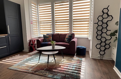 Westcliff-on-Sea Apartment | Comfortable double room in Westcliff-on-Sea