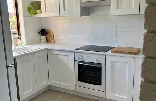 Innes Park House | Comfortable, family-friendly Beach House - listen to the ocean from the deck.