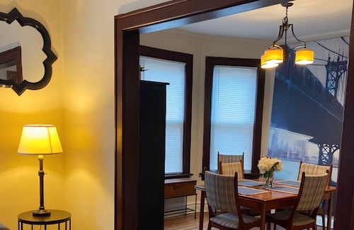 Waukegan Apartment | Comfortable Family Home In Great Location Near Downtown, Chicago, And Six Flags
