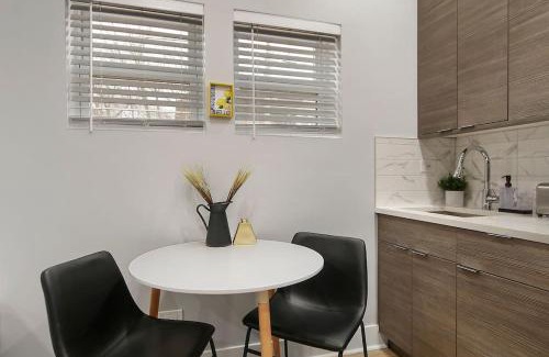 Lakewood-Balmoral Apartment | Comfortable & Furnished Studio Apt with Wi-Fi - Magnolia CH