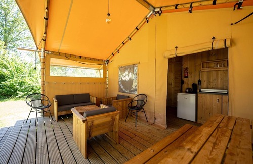 Borger House | Comfortable Glamping Stay