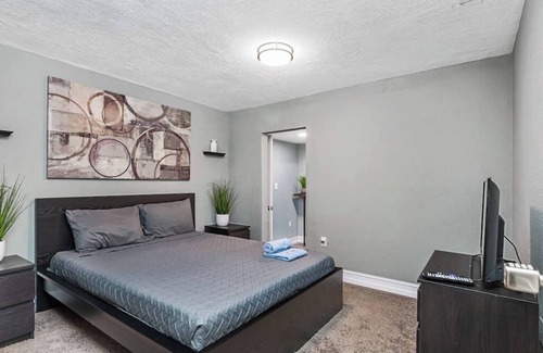 Safety Harbor House | Comfortable Guest Suite in Clearwater (GH2)