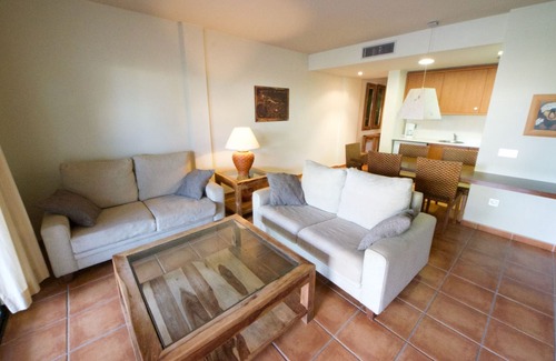 El Perello House | Comfortable holiday home with AC near the beautiful beach