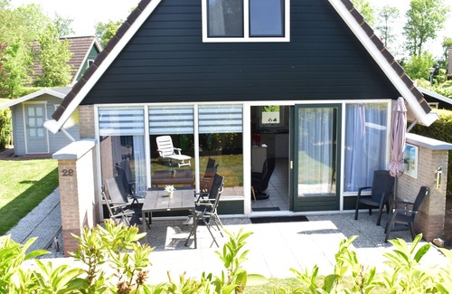 Sint Maarten House | Comfortable holiday home near the beach with garden, with playground and pool