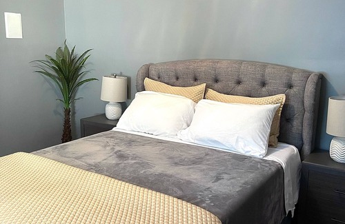 SeaTac House | Comfortable Home Minutes Away From SeaTac Airport. Good for Cruise customers