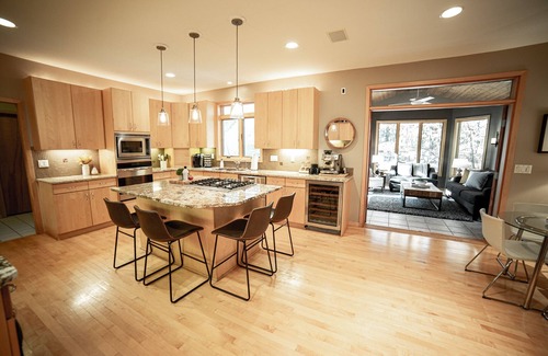 Eden Prairie House | Comfortable Home with Sauna, Hot Tub, Pool Table, Bar, Outdoor Fire Pit!