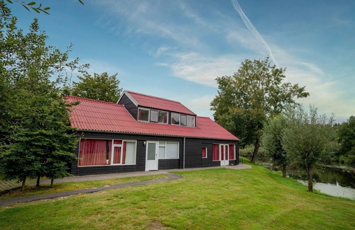 Midlaren House | Comfortable house in a wooded holiday park
