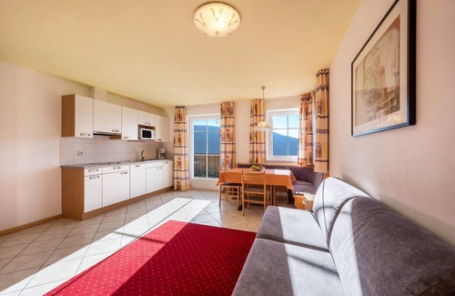 Terento Apartment | Comfortable Apartment “Treyer 3 Typ B” with Mountain View, Balcony & Garden